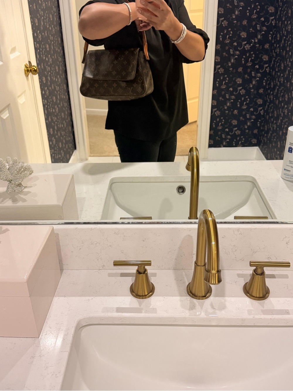 Louis Vuitton Monogram Canvas Crossbody in Brown and Tan - Picture 15 of 15